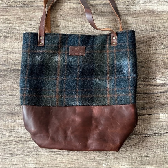 Sassy Sparrow Leather Bag - Picture 1 of 9